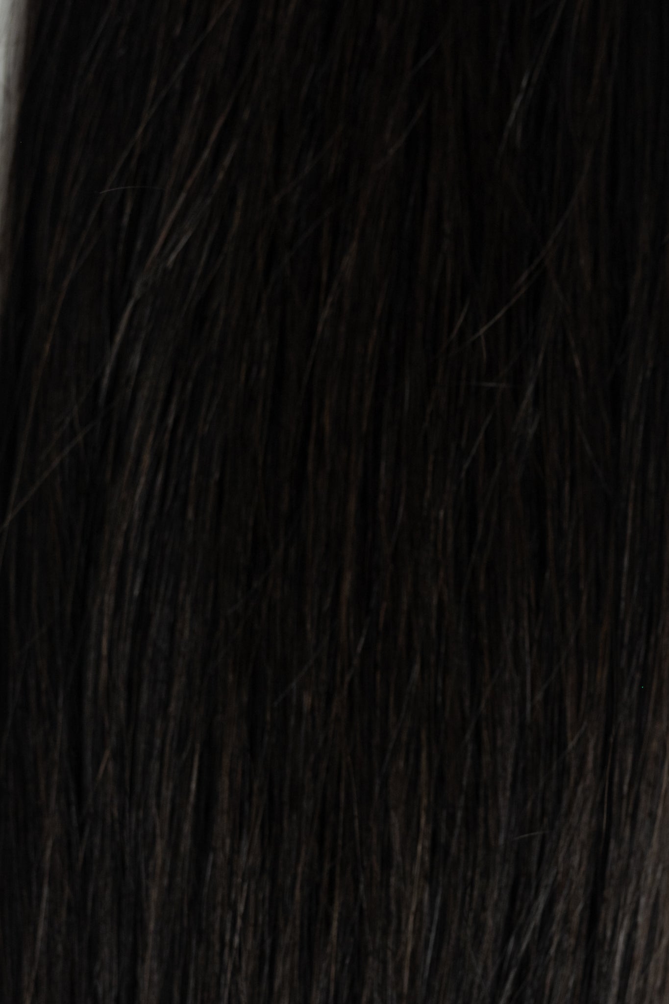 Close-up dark brown Shawow Blend Hair Extensions